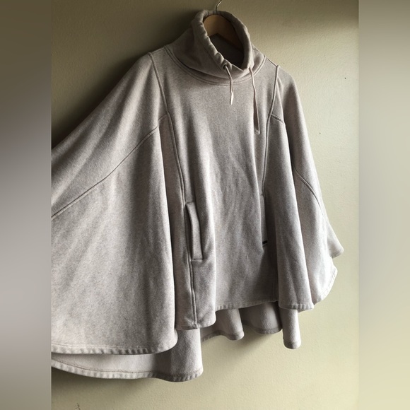 Ugg Women’s Cardigan Cover Up Thick Sweater Turtleneck Size XS/S - Picture 3 of 11